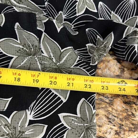 Tommy Bahama Silk Floral Print Short Sleeve Button Down Shirt Size M - Picture 8 of 9